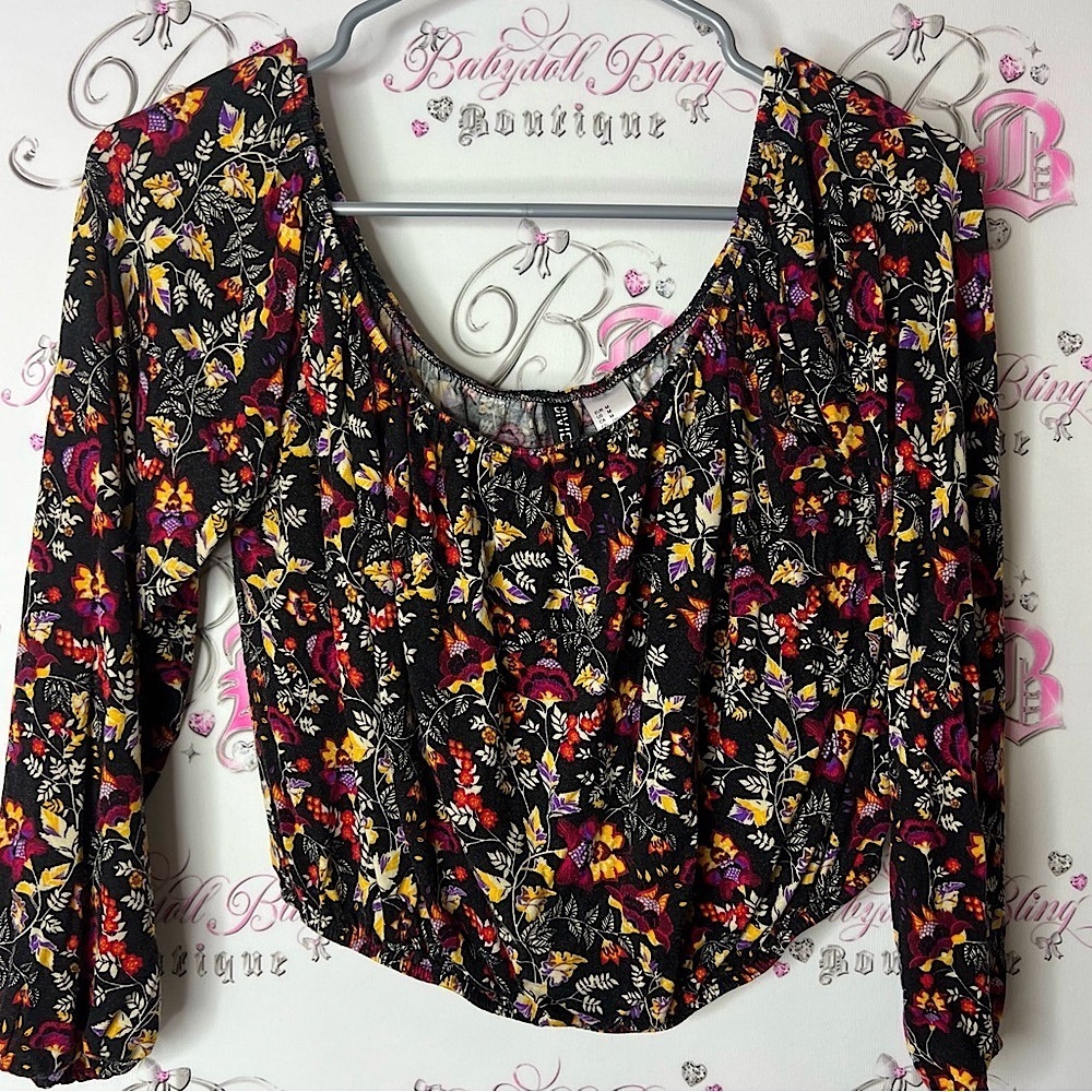 H&M divided Smocked long Sleeve Blouse in Black red floral flowers crop style